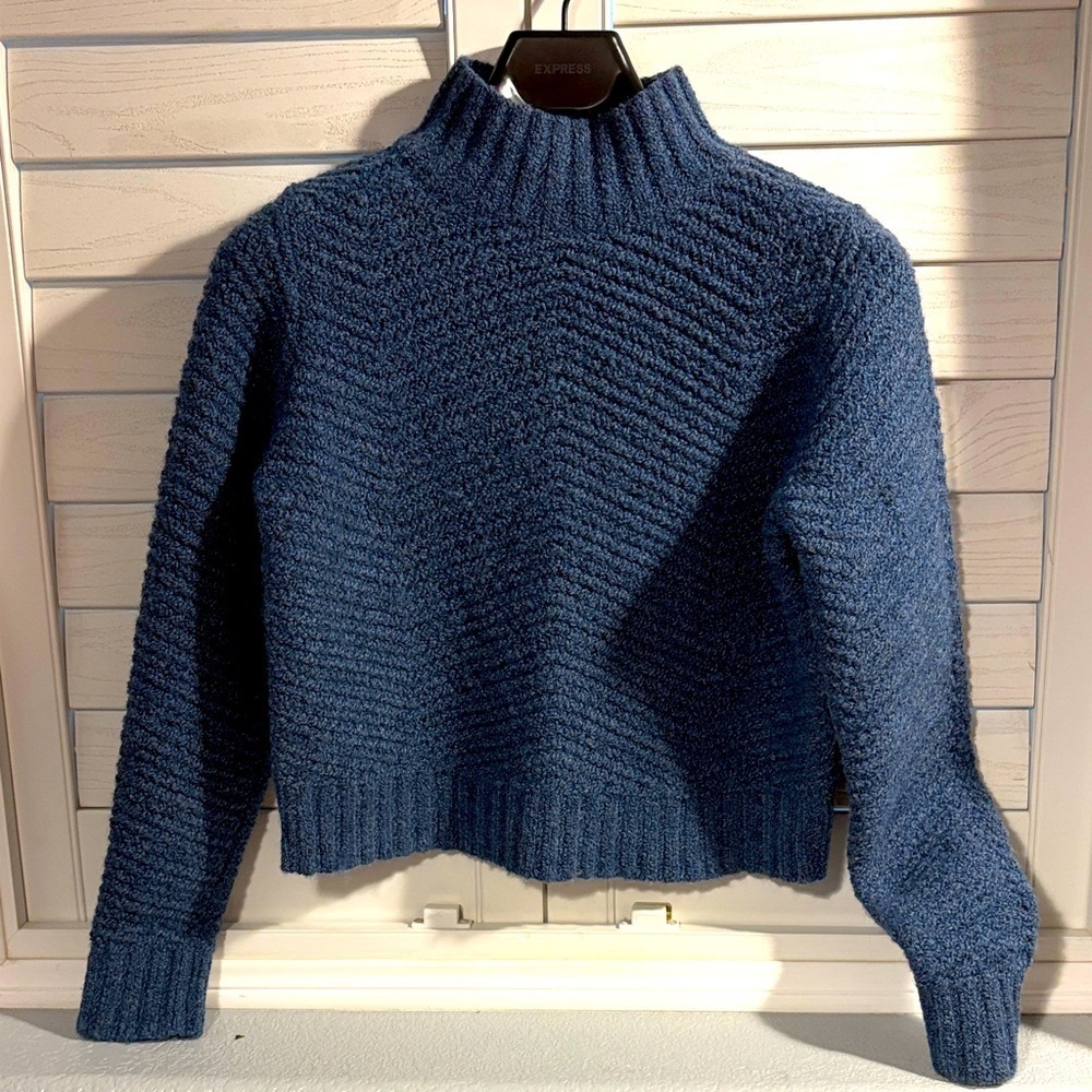 Old Navy Textured Navy Turtleneck Sweater